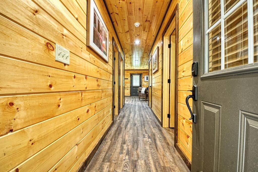סביירוויל Adventure Retreat/Cabin/Pool+Hot Tub/Game Room+Theater מראה חיצוני תמונה